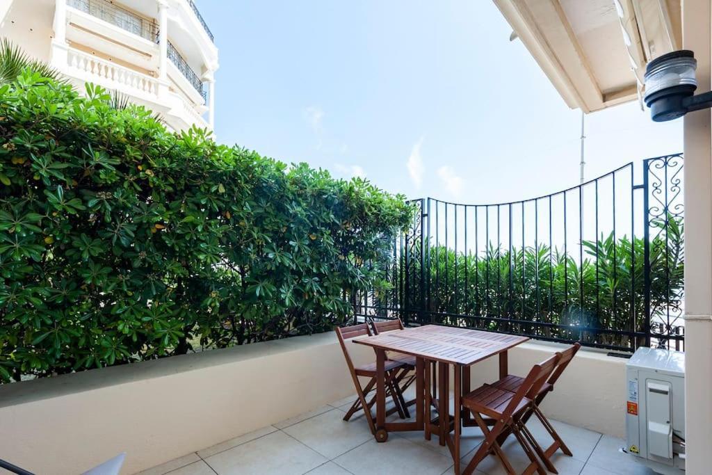 Superbe Studio Avec Terrasse En Front De Mer Menton Extérieur photo